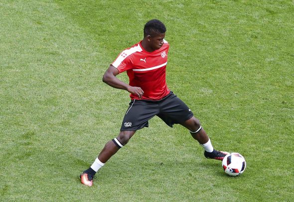 Denis Zakaria of BSC Young Boys warms up ahead of a match