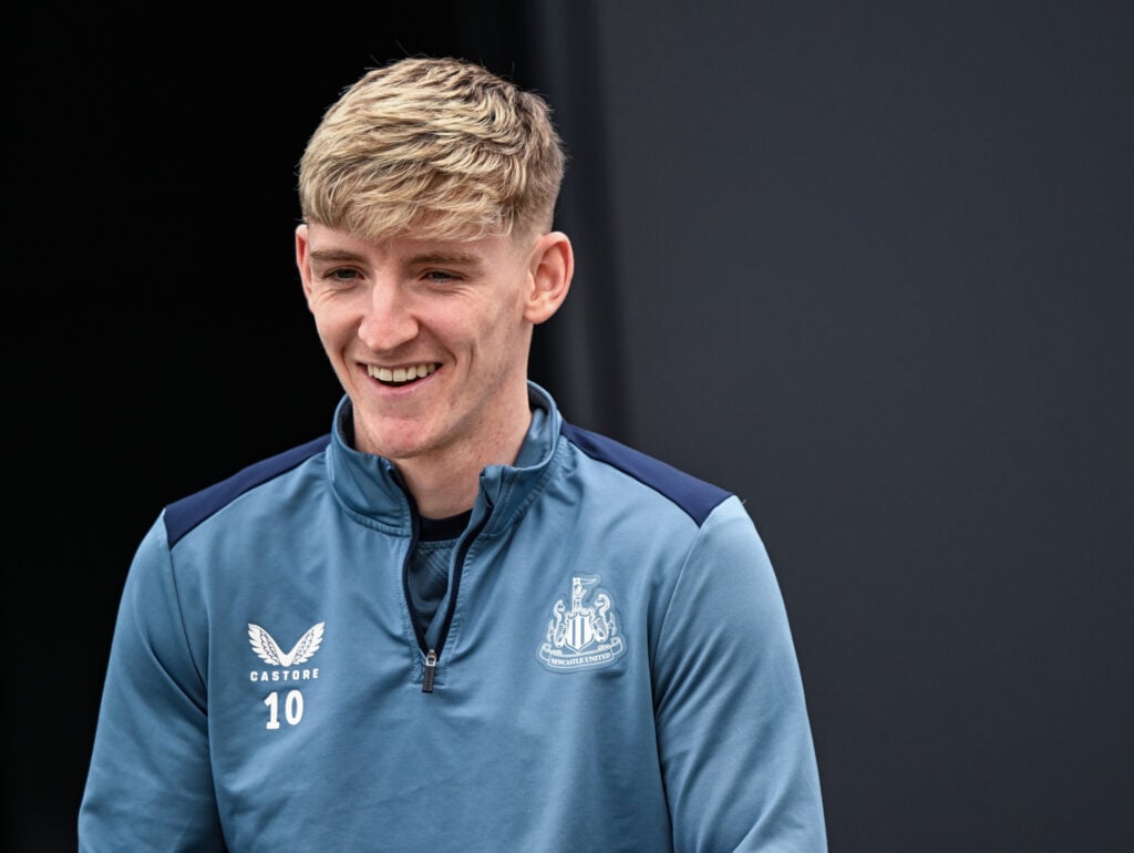 Anthony Gordon training for Newcastle United