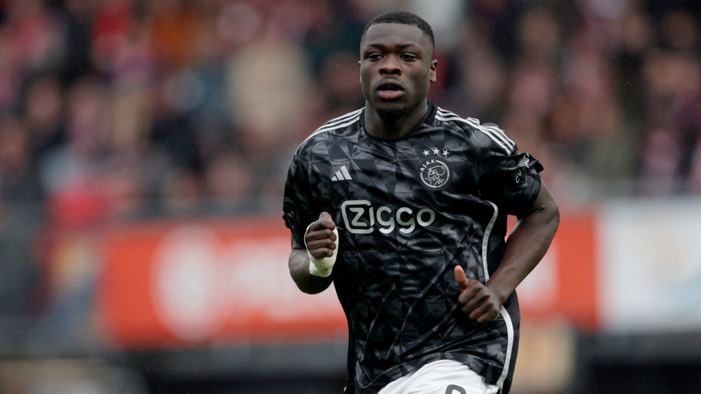 Brian Brobbey in action for Ajax
