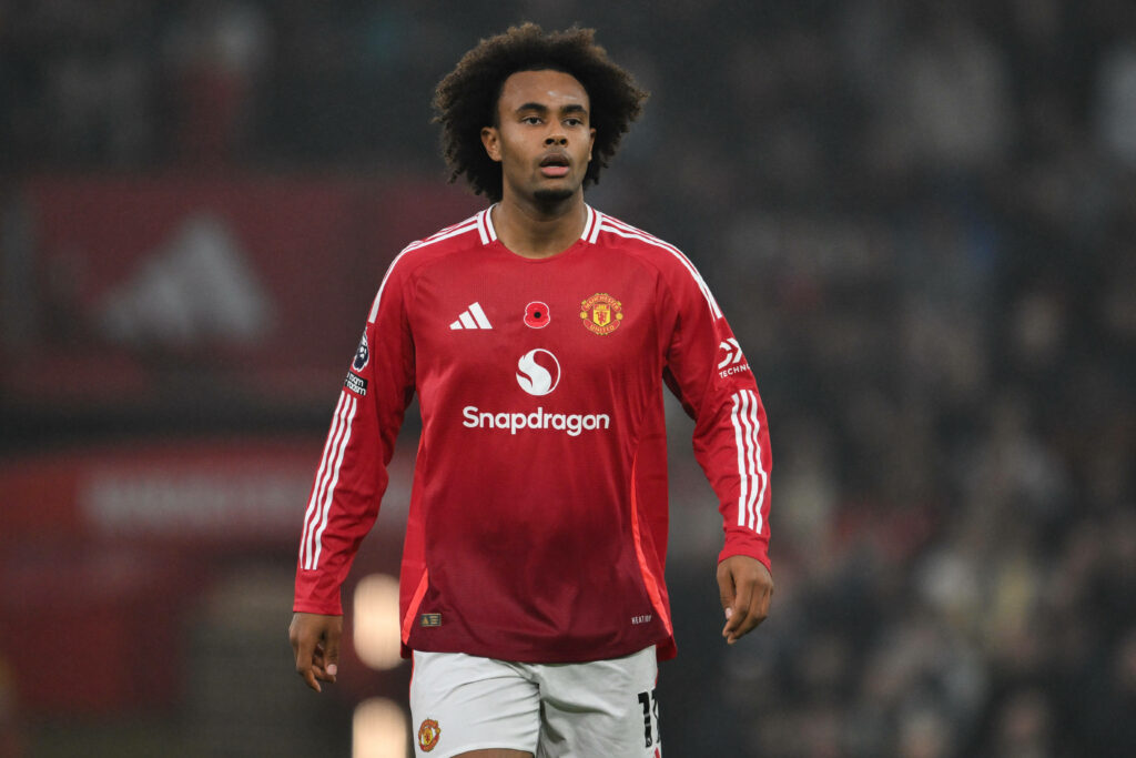 Joshua Zirkzee playing for Man United