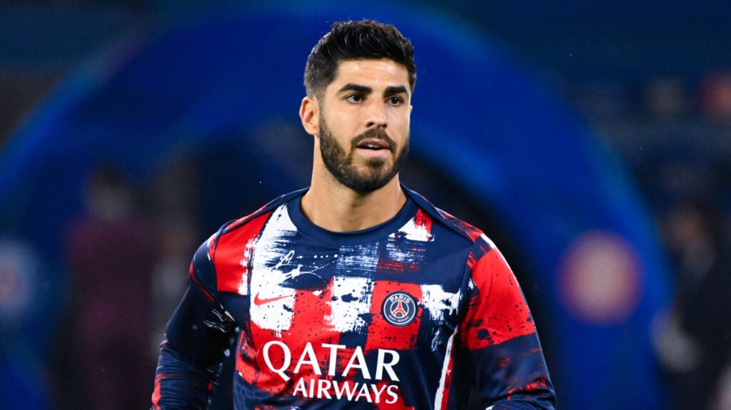 Marco Asesnio during a warm-up for Paris Saint-Germain