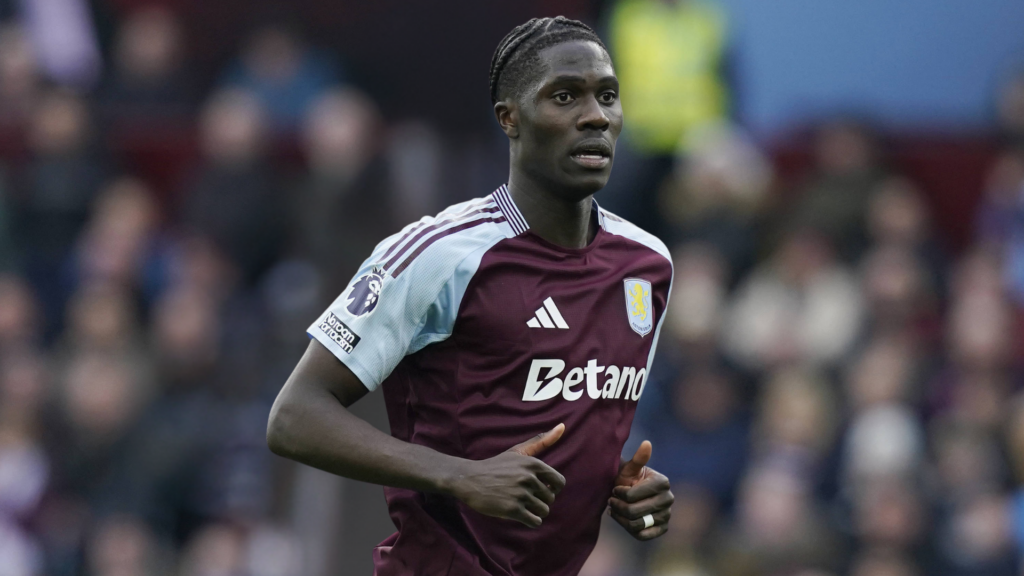 Amadou Onana, Aston Villa