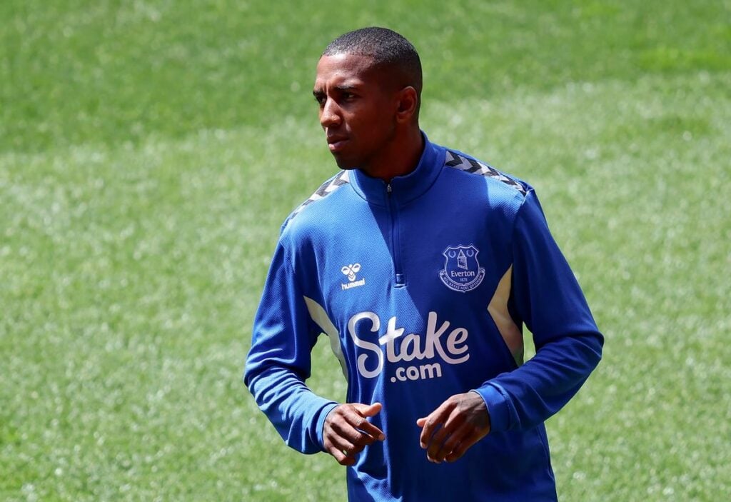 Ashley-Young-1 Everton