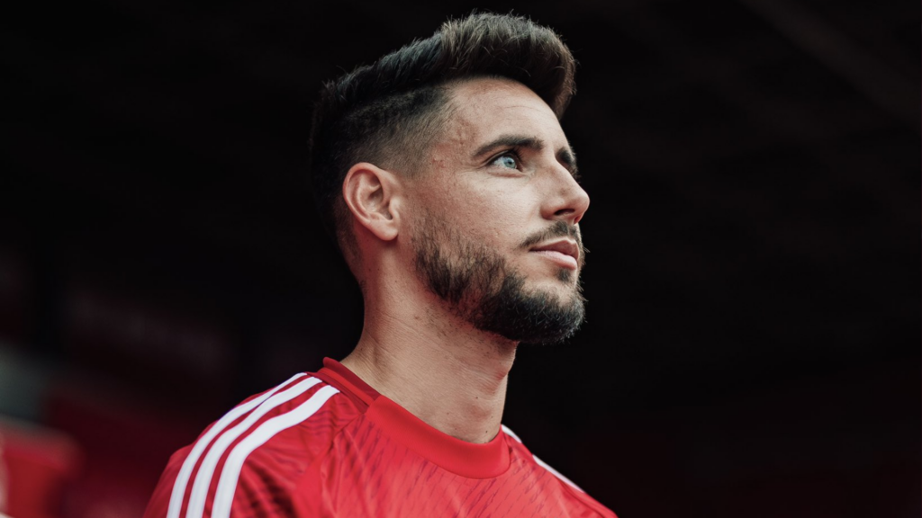 Nottingham Forest defender Alex Moreno