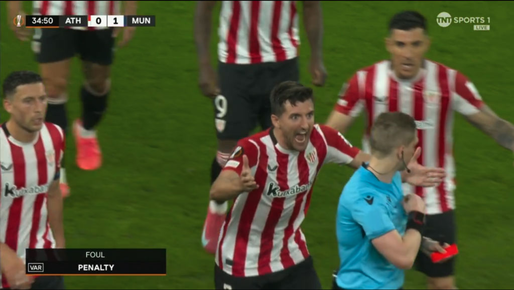Daniel Vivian received a red card