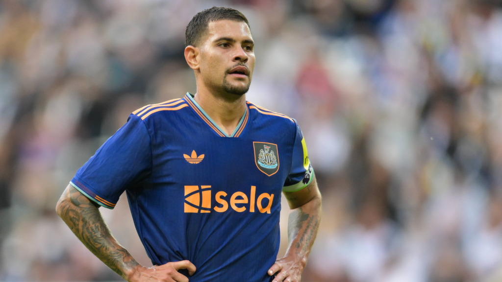 Newcastle United's Bruno Guimaraes looking dejected