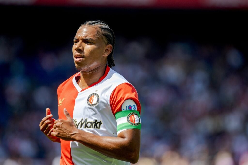 Calvin Stengs in action for Feyenoord