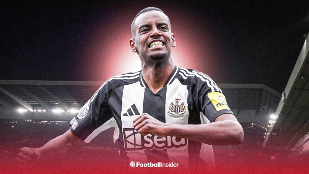 Alexander Isak in the Newcastle United home shirt