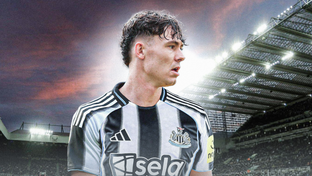 Jorgen Strand Larsen in Newcastle United's home kit