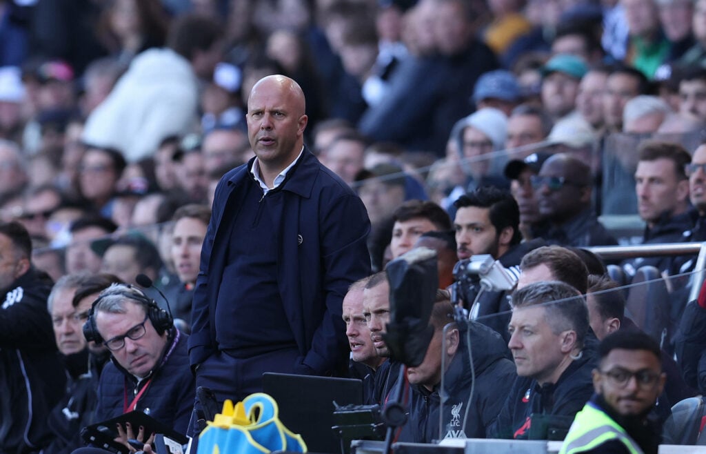 Arne Slot stood in Liverpool's technical area.