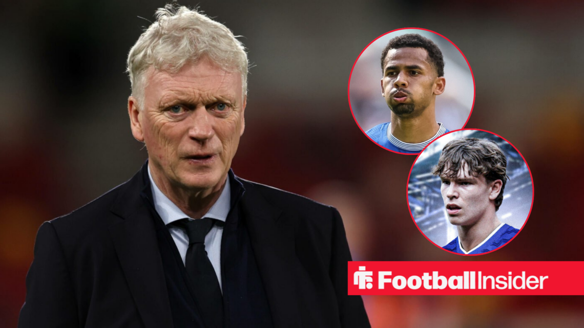 Everton manager David Moyes looking ahead with Iliman Ndiaye and Tyler Dibling looking at him right insets