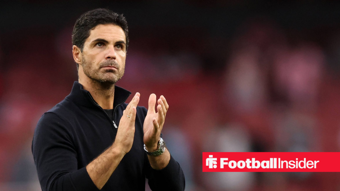 Arsenal manager Mikel Arteta clapping supporters