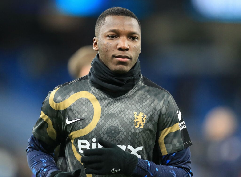 Moises Caicedo warming up for Chelsea.