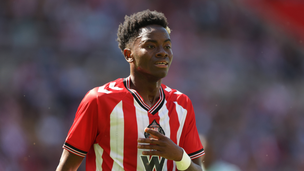 Simon Adingra in action for Sunderland in the Premier League