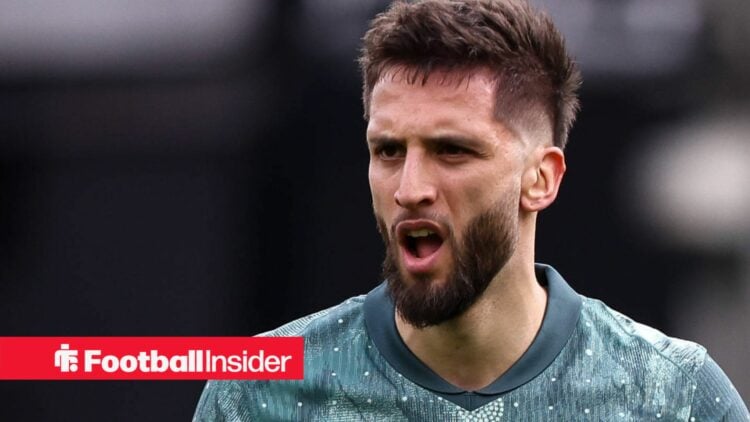 Rodrigo Bentancur warming up for Tottenham.