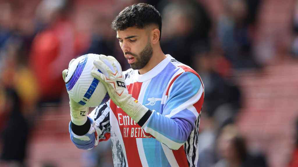 David Raya warming up for Arsenal.