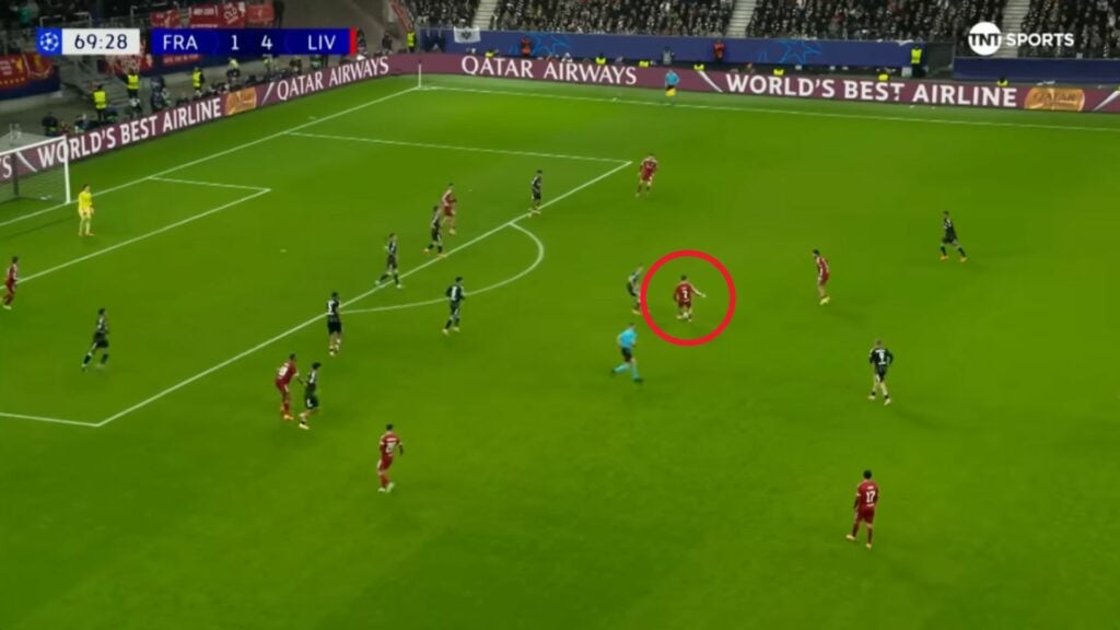 Liverpool vs Frankfurt screenshot of pitch with red circle round Florian Wirtz