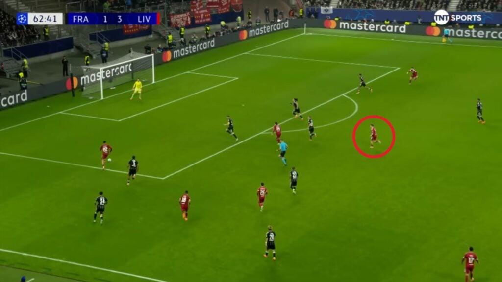 Liverpool vs Frankfurt screenshot of pitch with red circle round Florian Wirtz