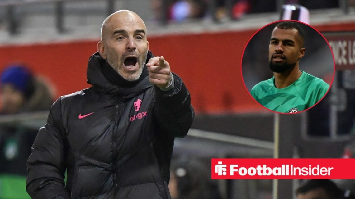 Enzo Maresca pointing at Robert Sanchez