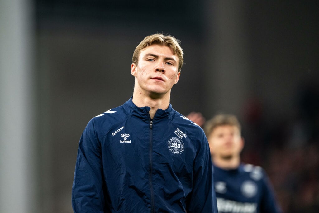 Rasmus Hojlund warming up for Denmark.