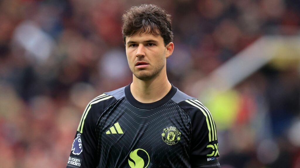 Senne Lammens in action for Man United