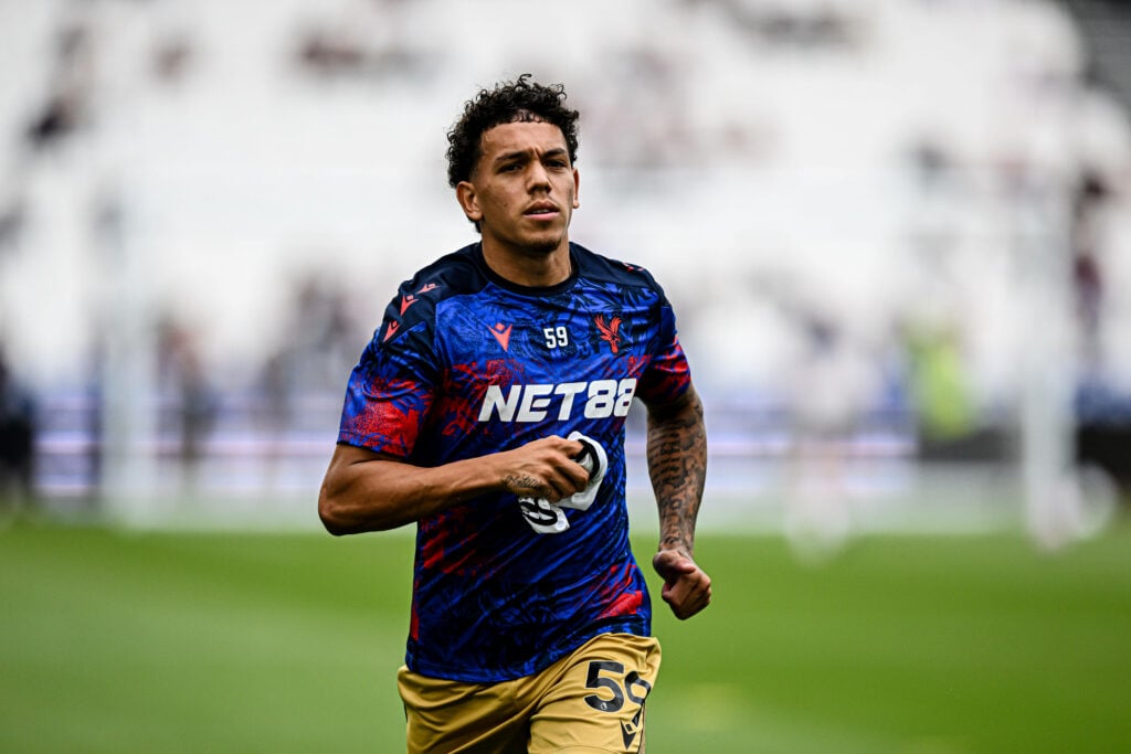 Rio Cardines warming up for Crystal Palace