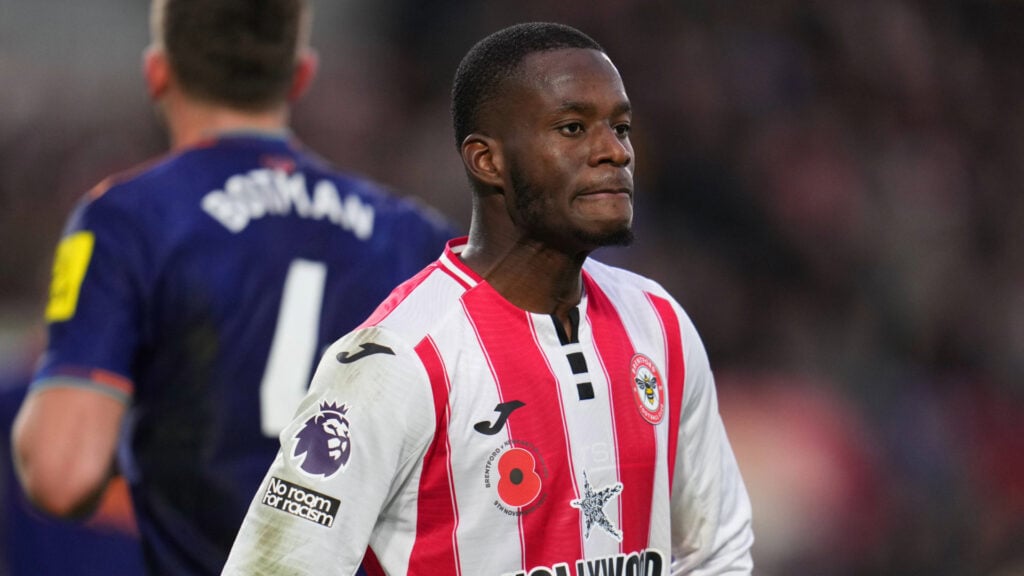 Dango Ouattara playing for Brentford