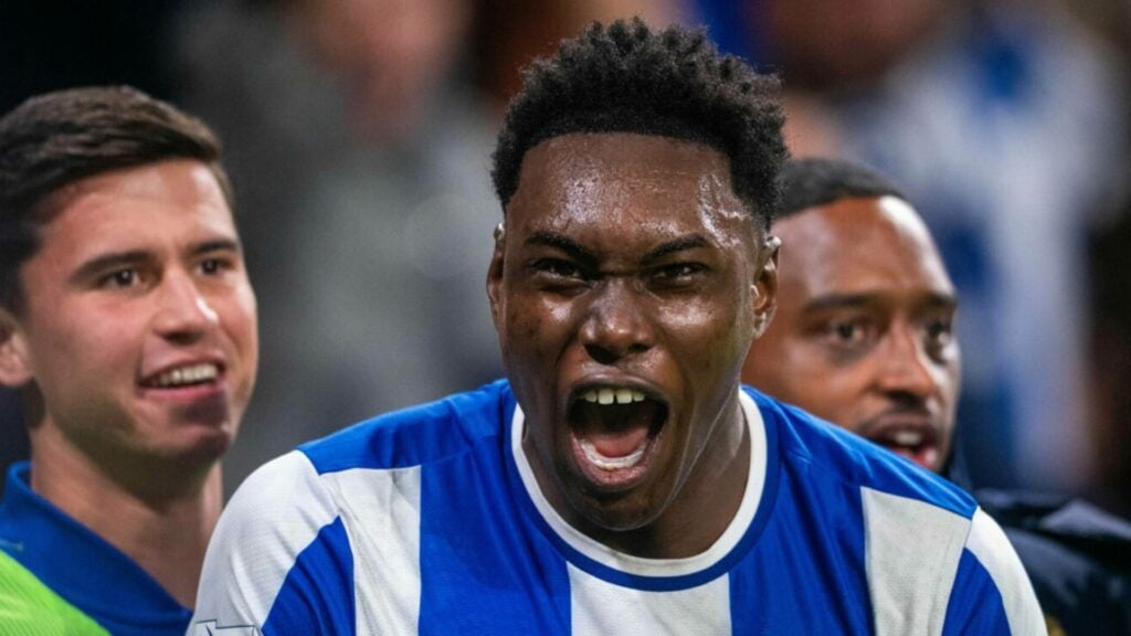 Samu Aghehowa shouting for Porto