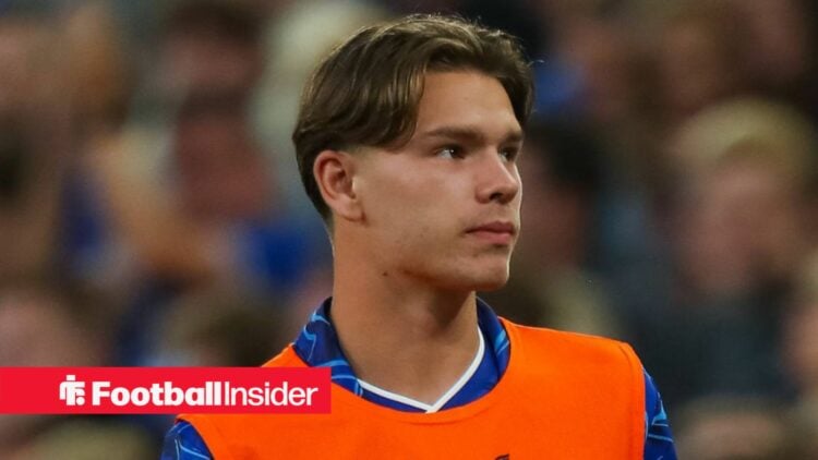 Everton winger Tyler Dibling warms up