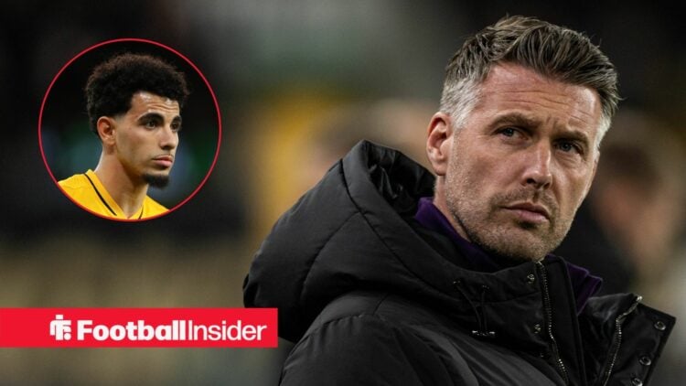 Rob Edwards looking at Ki-Jana Hoever in circle