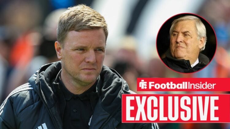 Eddie Howe looking at Keith Hackett in circle