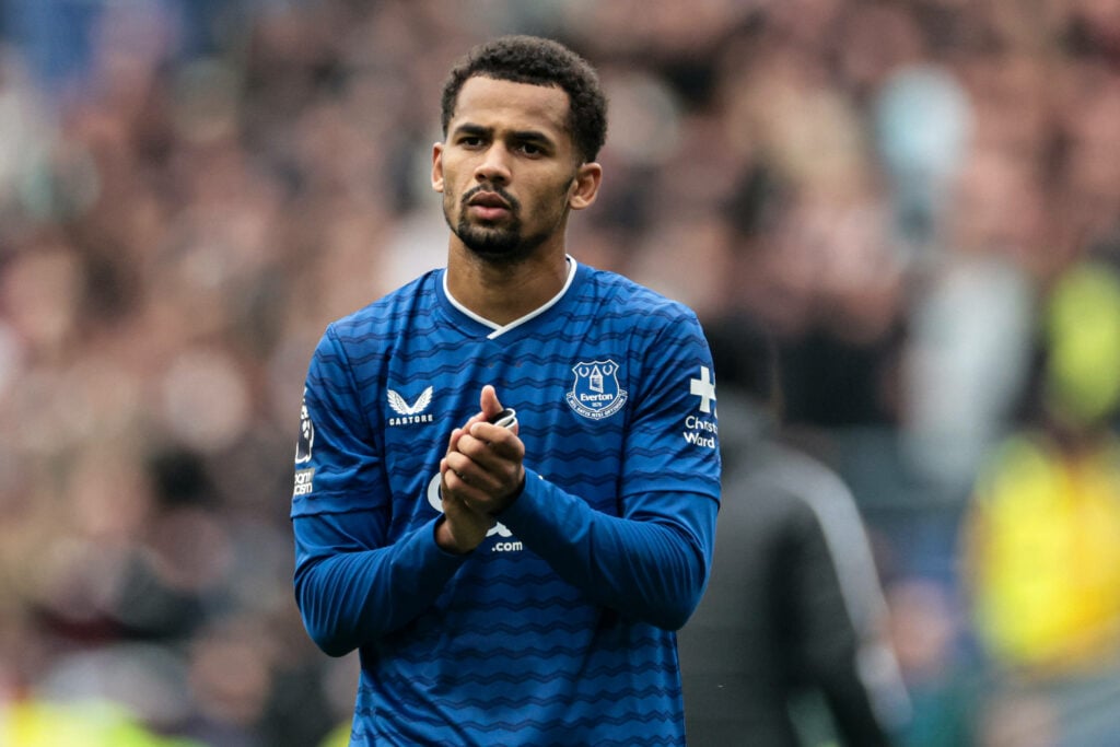 Iliman Ndiaye clapping