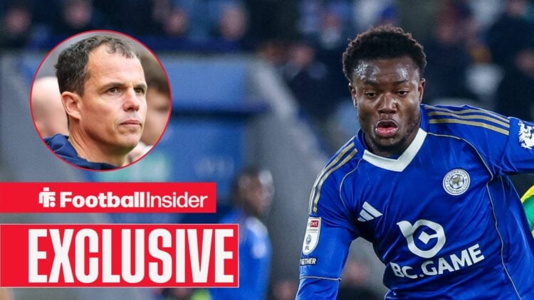 Abdul Fatawu playing for Leicester with Regis Le Bris in circle