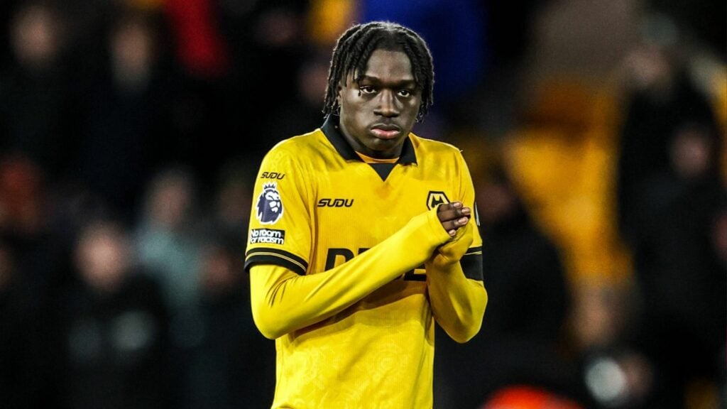 Mateus Mane applauding the Wolves fans