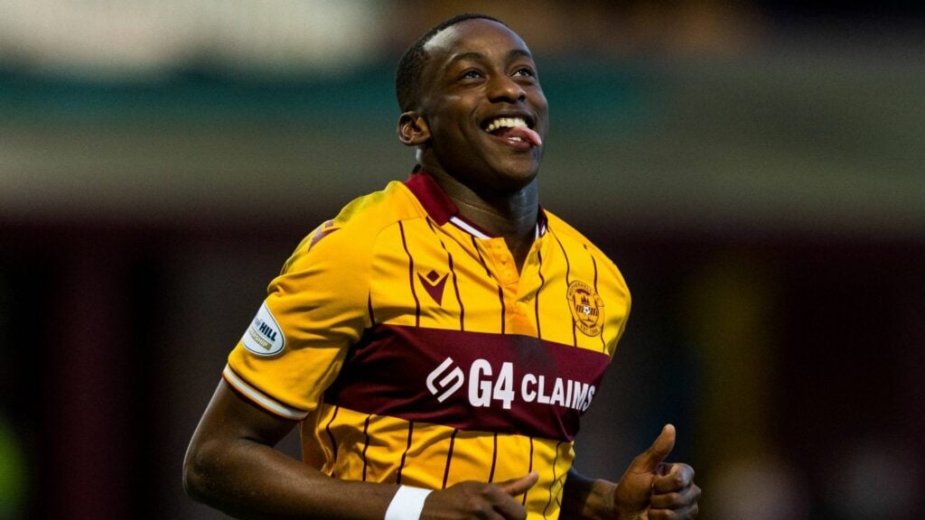 Tawanda Maswanhise in action for Motherwell