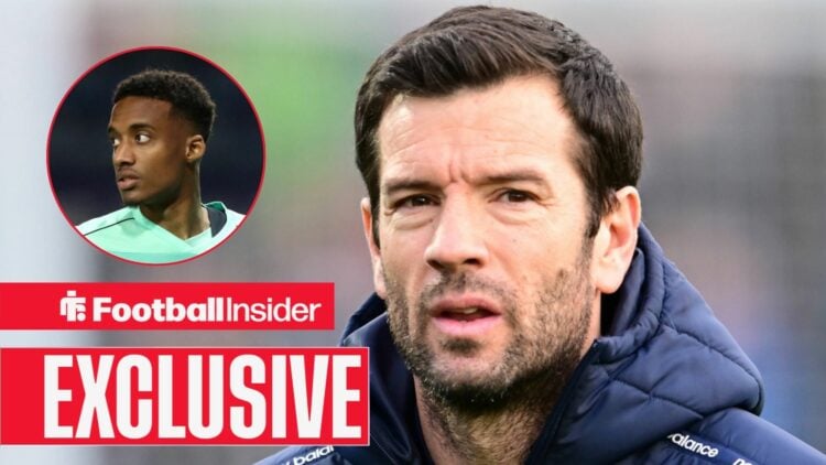 Brian Barry-Murphy looking at Nathan Trott in circle