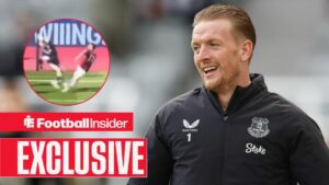 Jordan Pickford of Everton warms up during the Premier League match between Newcastle United and Everton at St. James s Park, Newcastle, UK on 28 February 2026 / Everton goalkeeper Jordan Pickford hurts Taty Castellanos at the London Stadium on 25 April, 2026