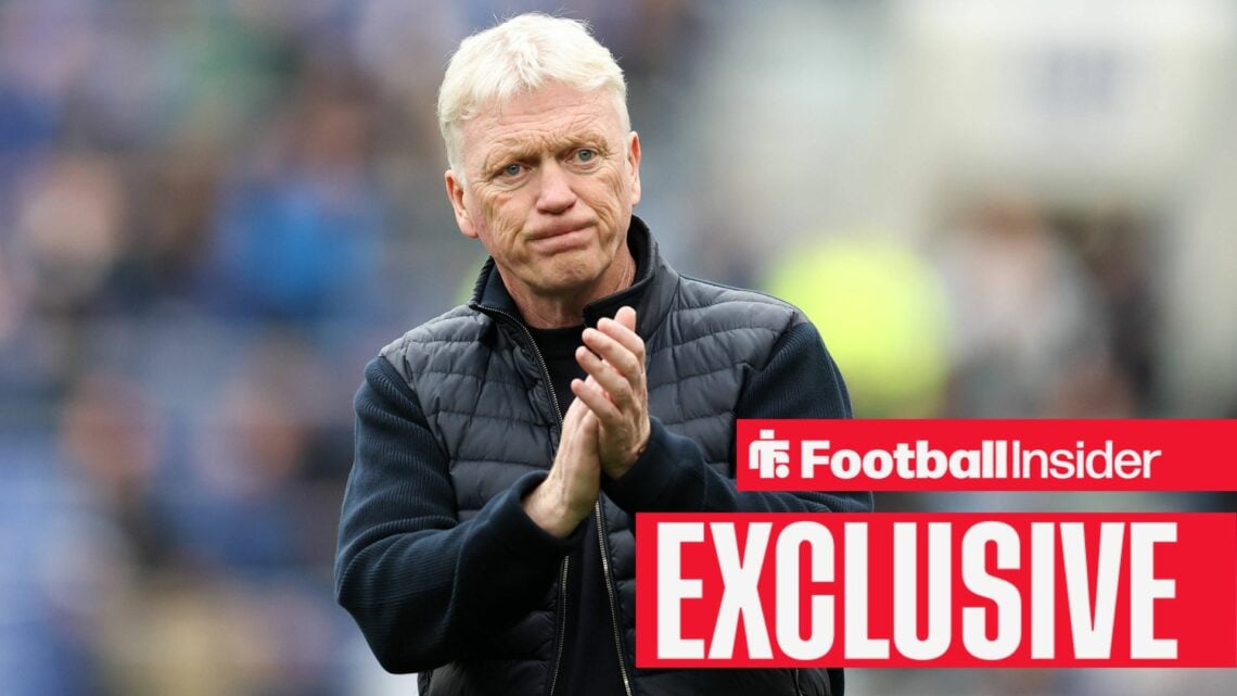 Everton manager David Moyes clapping the fans